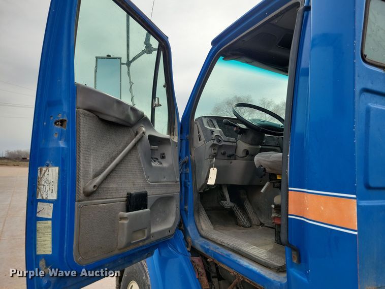 image for item NB9999 1997 Ford Aero Max LA9000 semi truck