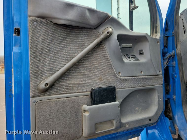 image for item NB9999 1997 Ford Aero Max LA9000 semi truck