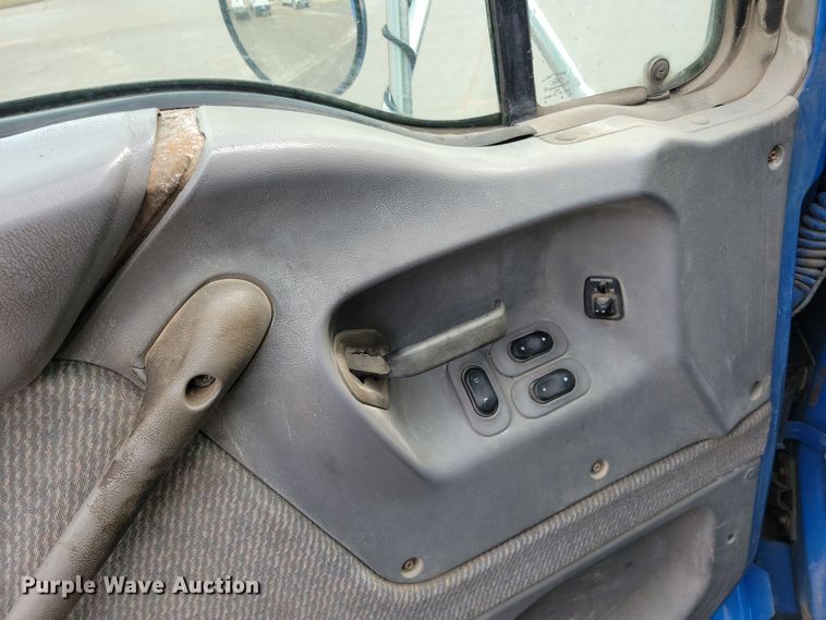 image for item NB9999 1997 Ford Aero Max LA9000 semi truck