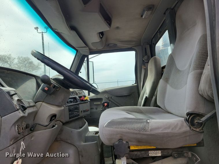 image for item NB9999 1997 Ford Aero Max LA9000 semi truck