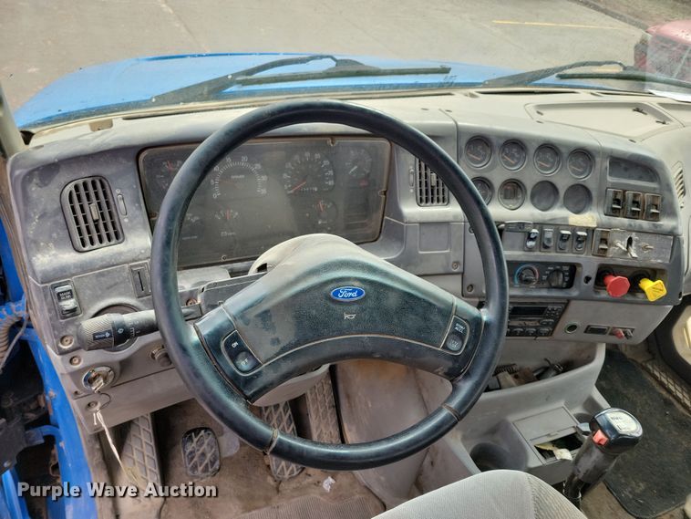 image for item NB9999 1997 Ford Aero Max LA9000 semi truck