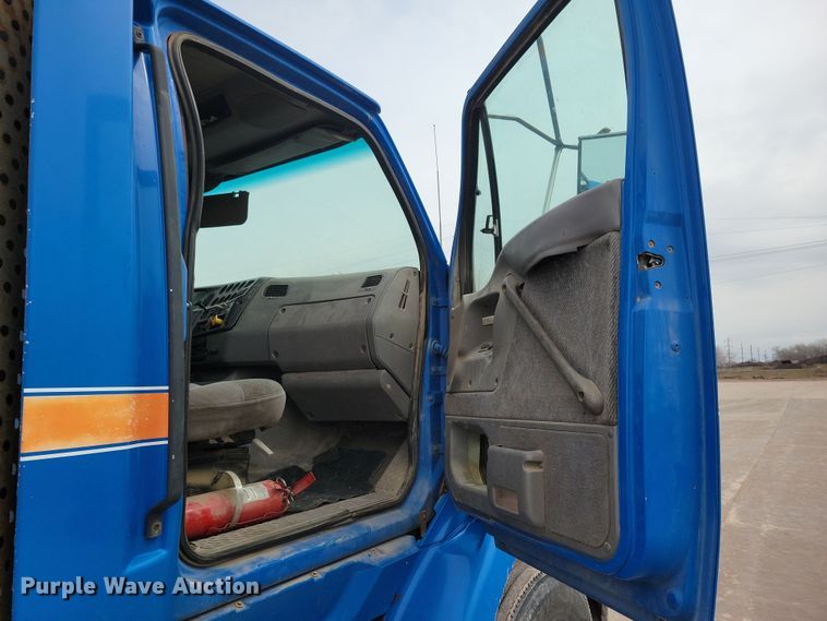 image for item NB9999 1997 Ford Aero Max LA9000 semi truck