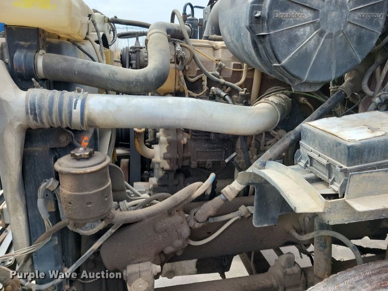 image for item NB9999 1997 Ford Aero Max LA9000 semi truck