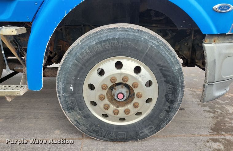 image for item NB9999 1997 Ford Aero Max LA9000 semi truck