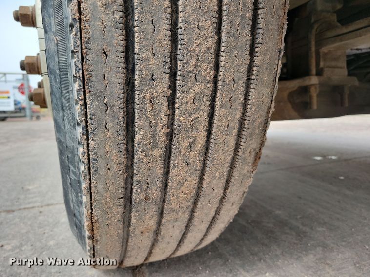 image for item NB9999 1997 Ford Aero Max LA9000 semi truck