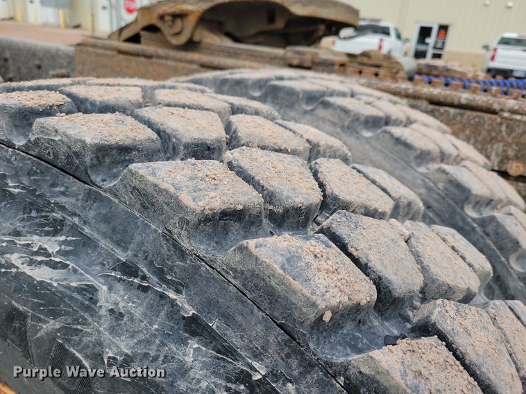 image for item NB9999 1997 Ford Aero Max LA9000 semi truck