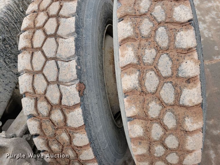 image for item NB9999 1997 Ford Aero Max LA9000 semi truck