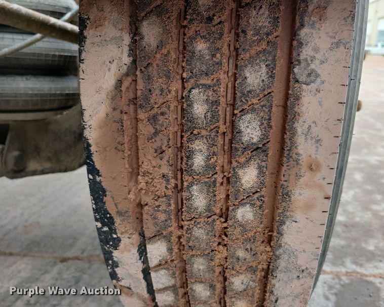 image for item NB9999 1997 Ford Aero Max LA9000 semi truck