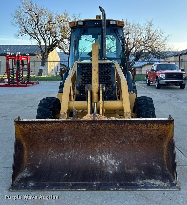 image for item ND9393 2000 John Deere 310SE backhoe