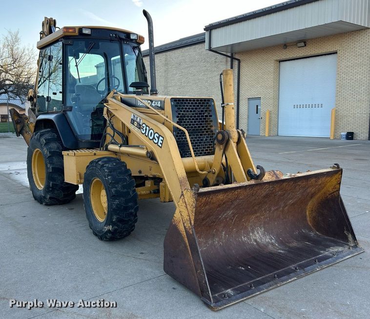 image for item ND9393 2000 John Deere 310SE backhoe
