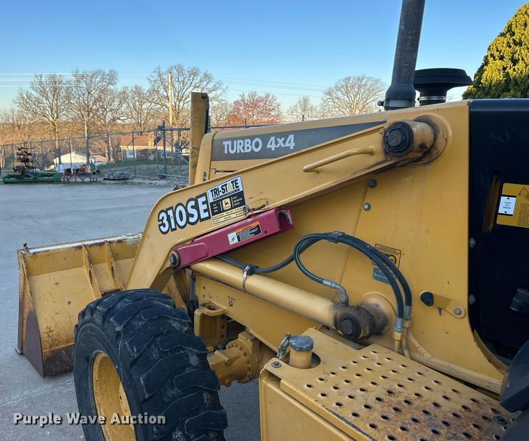 image for item ND9393 2000 John Deere 310SE backhoe