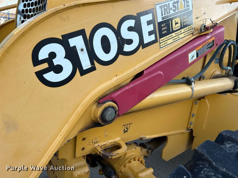 image for item ND9393 2000 John Deere 310SE backhoe