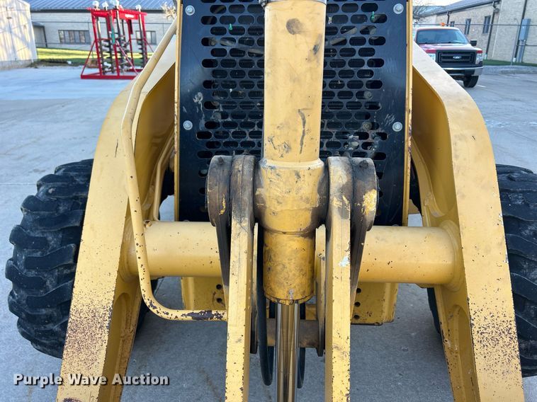 image for item ND9393 2000 John Deere 310SE backhoe