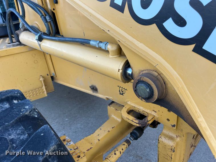 image for item ND9393 2000 John Deere 310SE backhoe