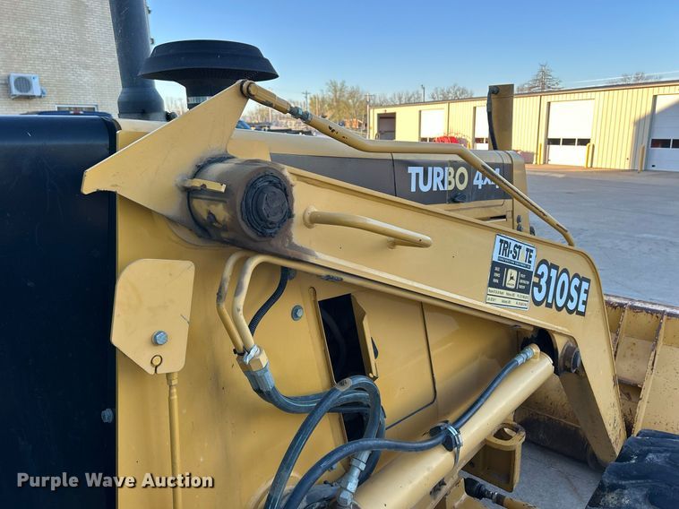 image for item ND9393 2000 John Deere 310SE backhoe