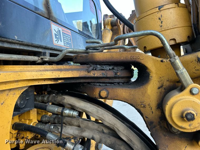 image for item ND9393 2000 John Deere 310SE backhoe