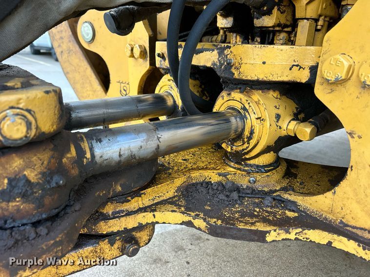 image for item ND9393 2000 John Deere 310SE backhoe