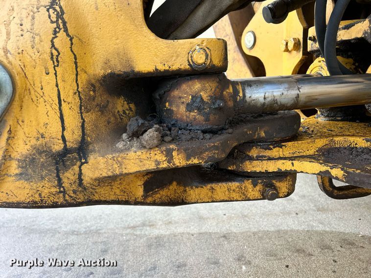 image for item ND9393 2000 John Deere 310SE backhoe