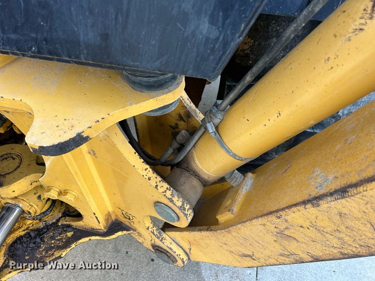 image for item ND9393 2000 John Deere 310SE backhoe