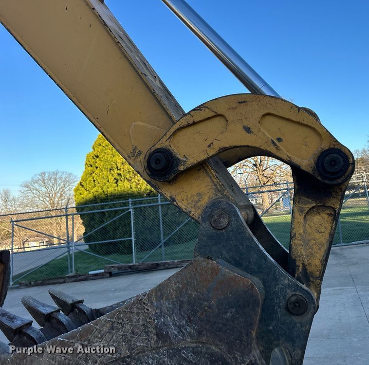 image for item ND9393 2000 John Deere 310SE backhoe