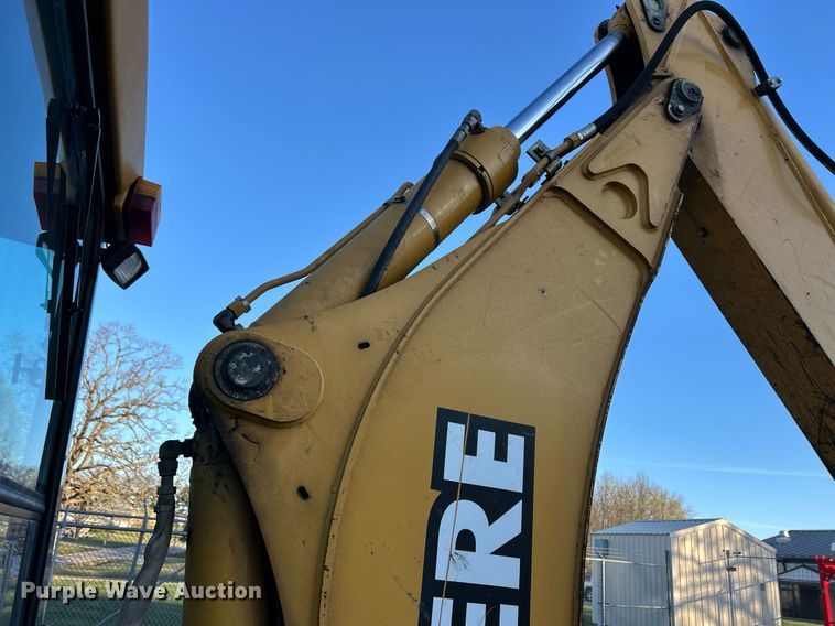 image for item ND9393 2000 John Deere 310SE backhoe