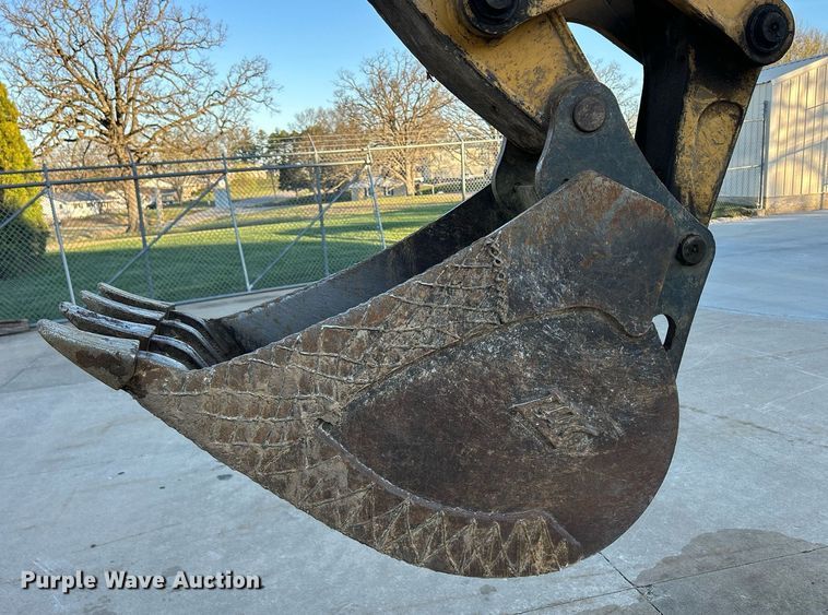 image for item ND9393 2000 John Deere 310SE backhoe