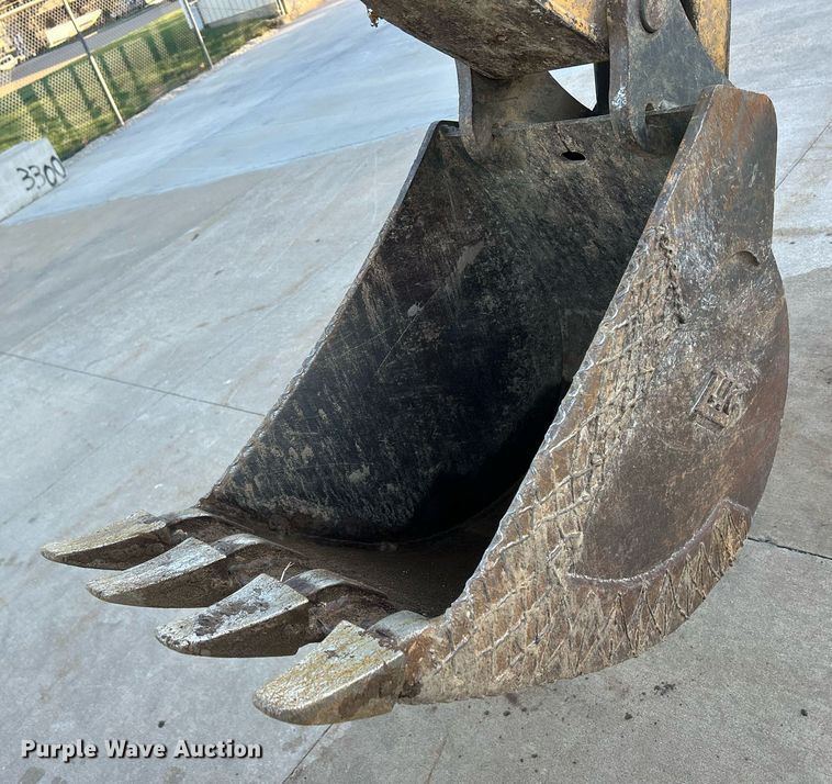 image for item ND9393 2000 John Deere 310SE backhoe