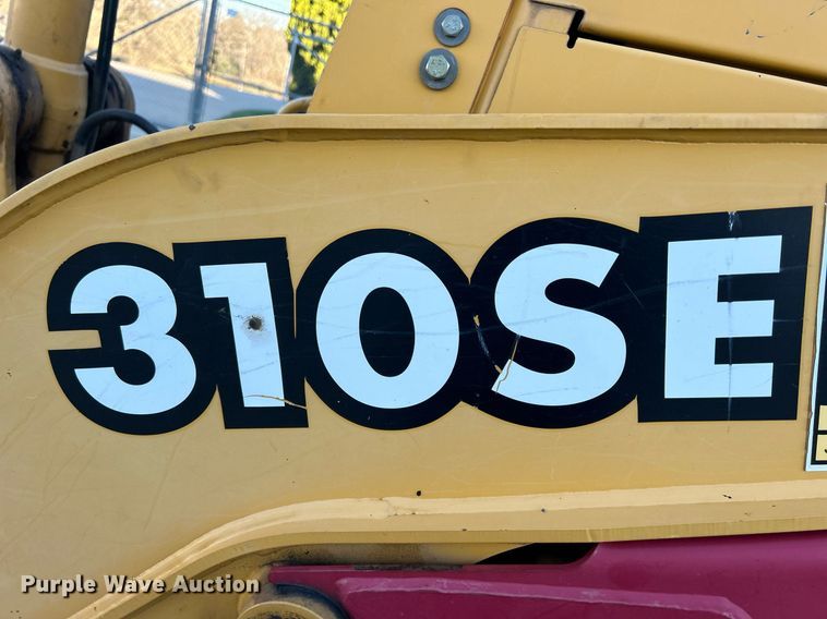 image for item ND9393 2000 John Deere 310SE backhoe