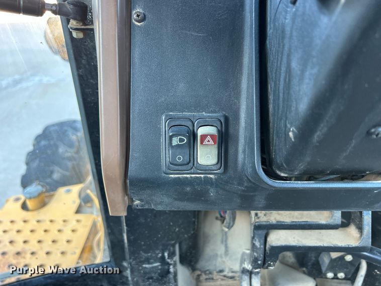 image for item ND9393 2000 John Deere 310SE backhoe