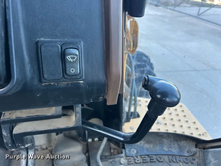 image for item ND9393 2000 John Deere 310SE backhoe