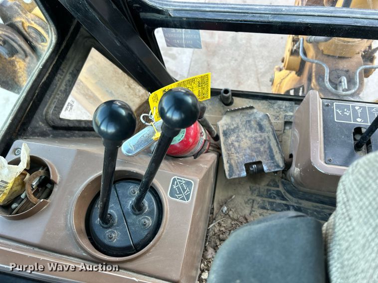 image for item ND9393 2000 John Deere 310SE backhoe