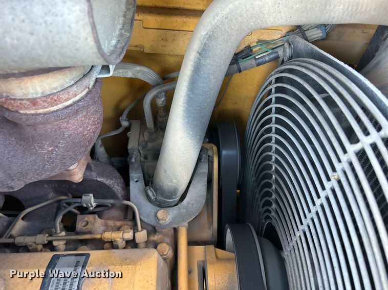 image for item ND9393 2000 John Deere 310SE backhoe