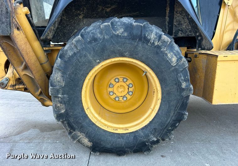 image for item ND9393 2000 John Deere 310SE backhoe