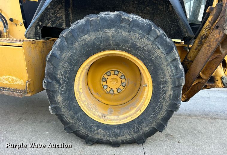 image for item ND9393 2000 John Deere 310SE backhoe