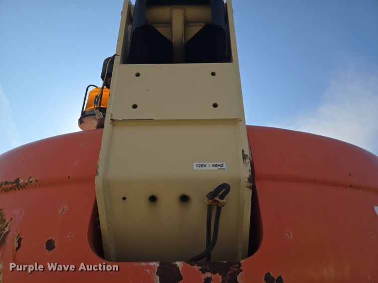 image for item ND9397 2002 JLG 600SJ boom lift