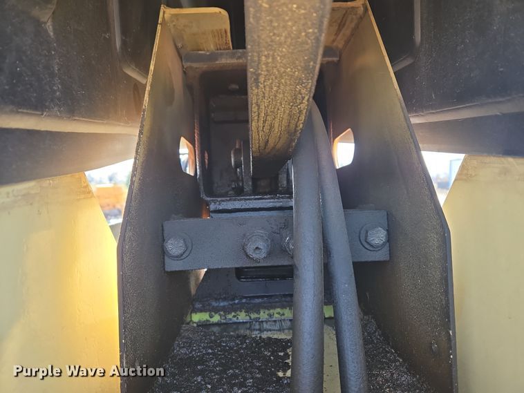 image for item ND9397 2002 JLG 600SJ boom lift