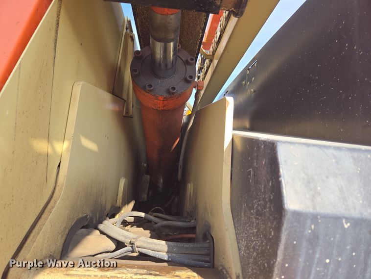 image for item ND9397 2002 JLG 600SJ boom lift