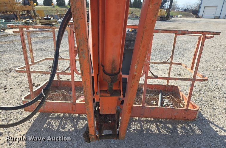 image for item ND9397 2002 JLG 600SJ boom lift
