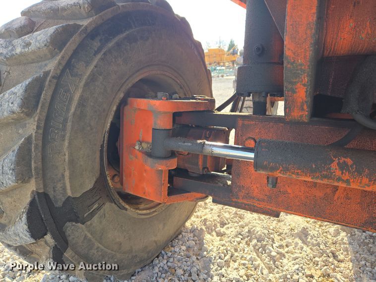 image for item ND9397 2002 JLG 600SJ boom lift