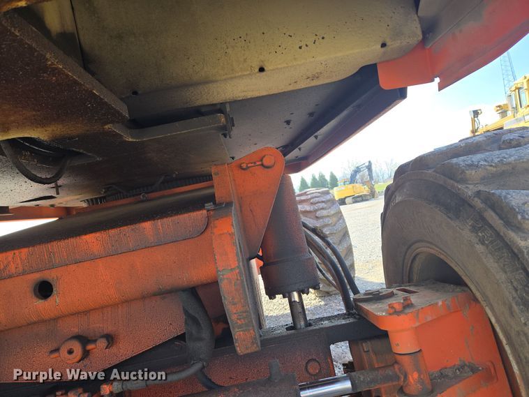 image for item ND9397 2002 JLG 600SJ boom lift