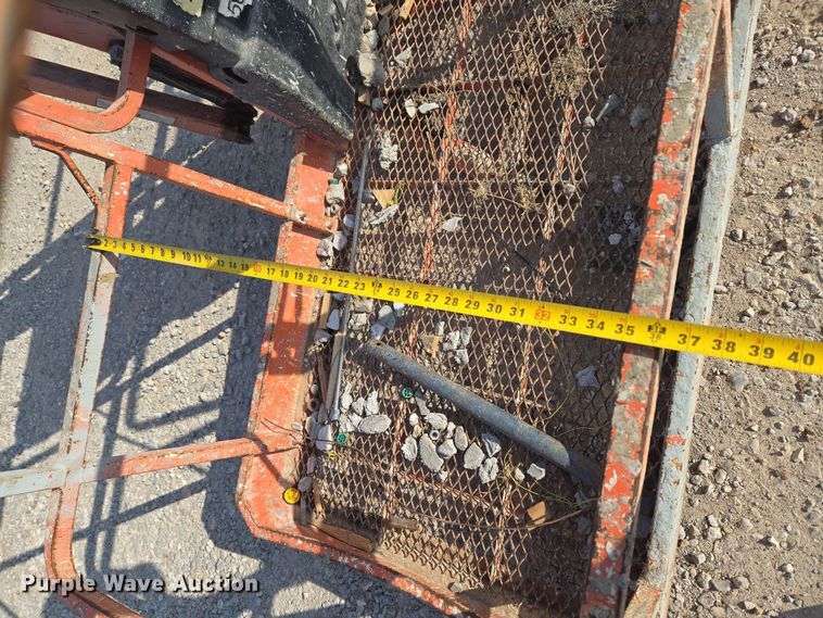 image for item ND9397 2002 JLG 600SJ boom lift