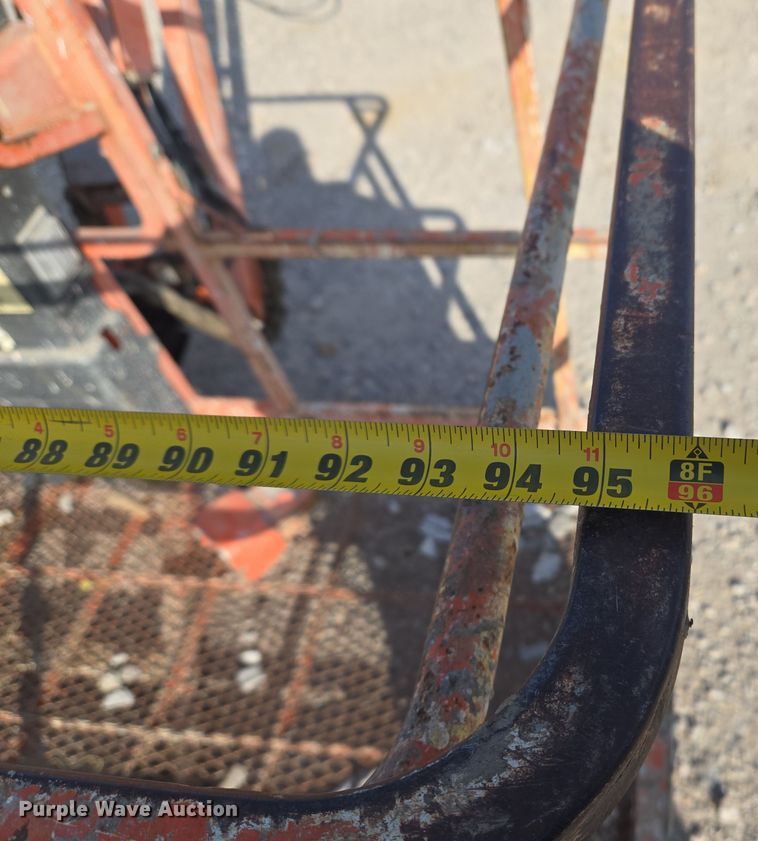 image for item ND9397 2002 JLG 600SJ boom lift