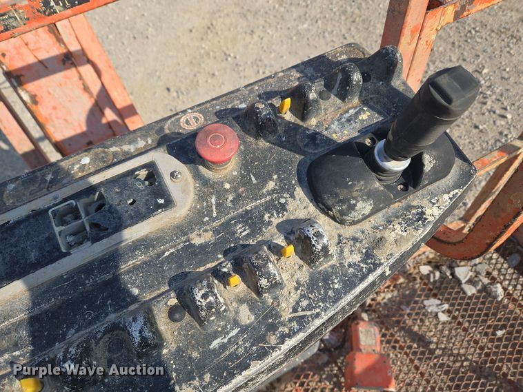 image for item ND9397 2002 JLG 600SJ boom lift