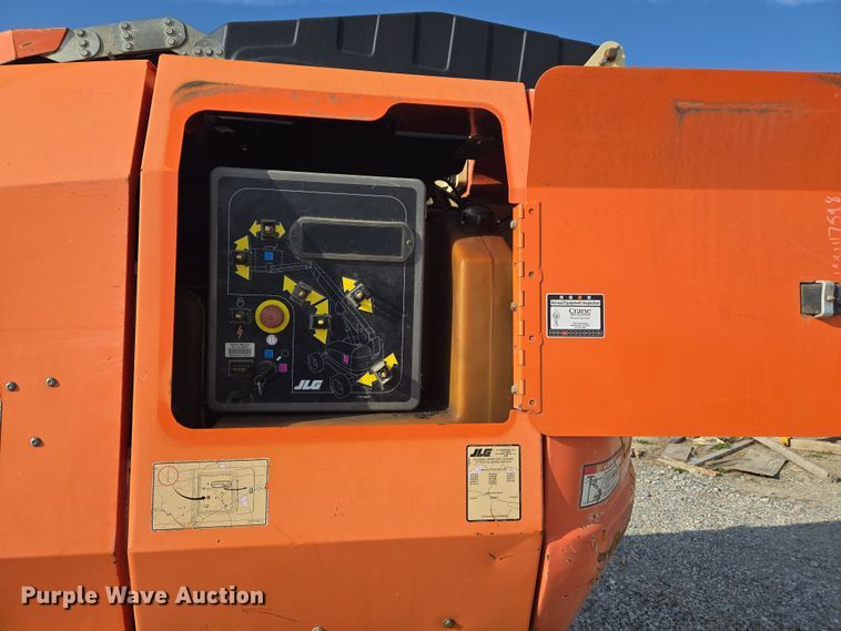 image for item ND9397 2002 JLG 600SJ boom lift