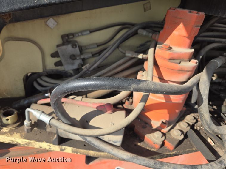 image for item ND9397 2002 JLG 600SJ boom lift