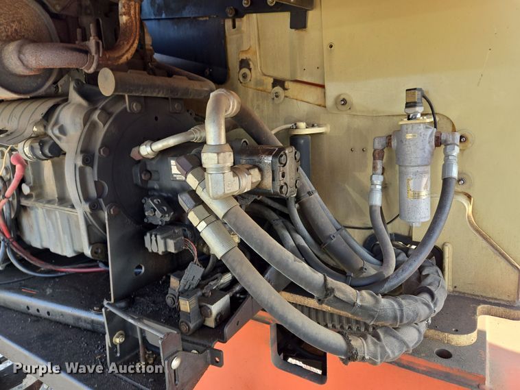 image for item ND9397 2002 JLG 600SJ boom lift