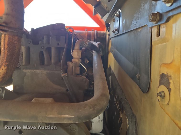 image for item ND9397 2002 JLG 600SJ boom lift