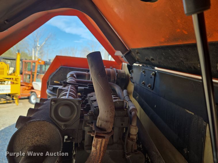 image for item ND9397 2002 JLG 600SJ boom lift