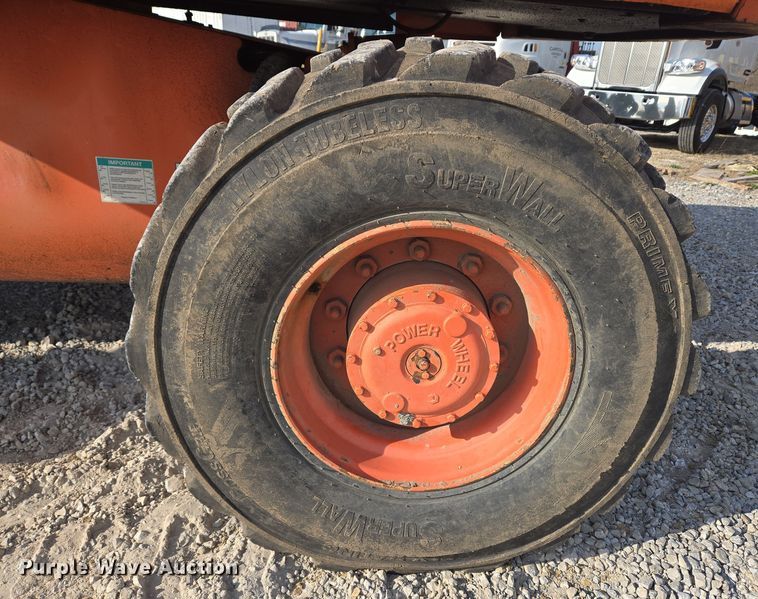 image for item ND9397 2002 JLG 600SJ boom lift