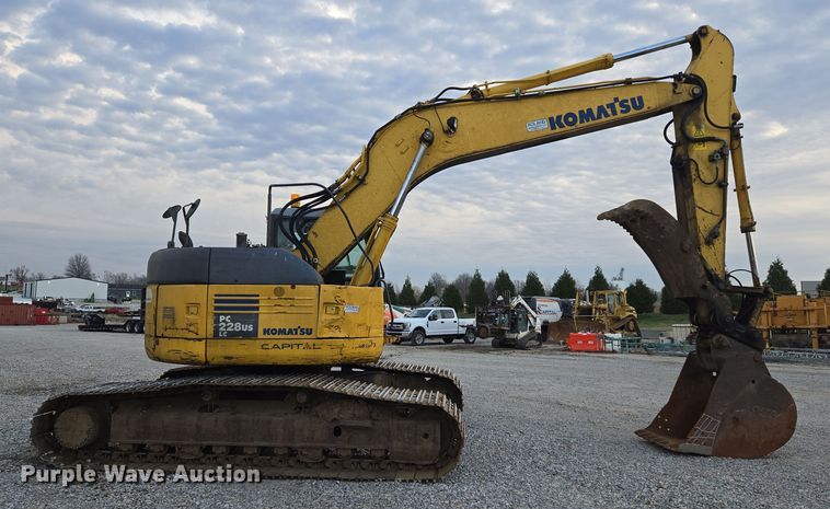 image for item ND9400 2010 Komatsu PC228USLC-3E0 excavator
